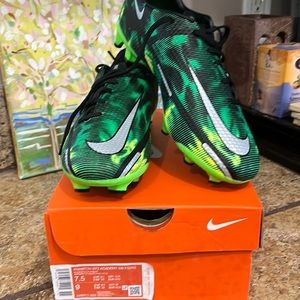 Nike phantom GT2 soccer cleats. New in box.